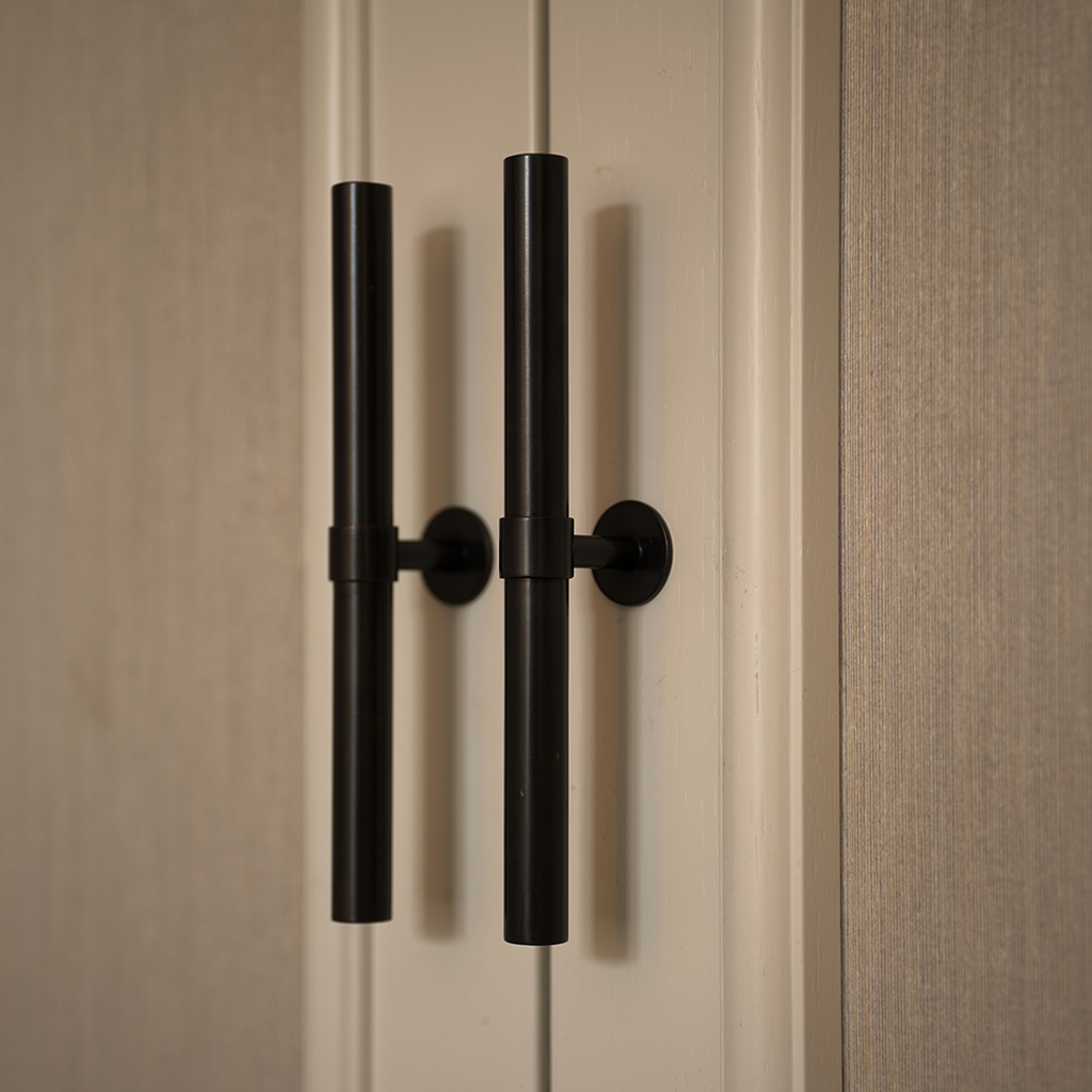 HARDWARE T-KNOB DOORHANDLE BRONZE BRUSHED BLACK BAR